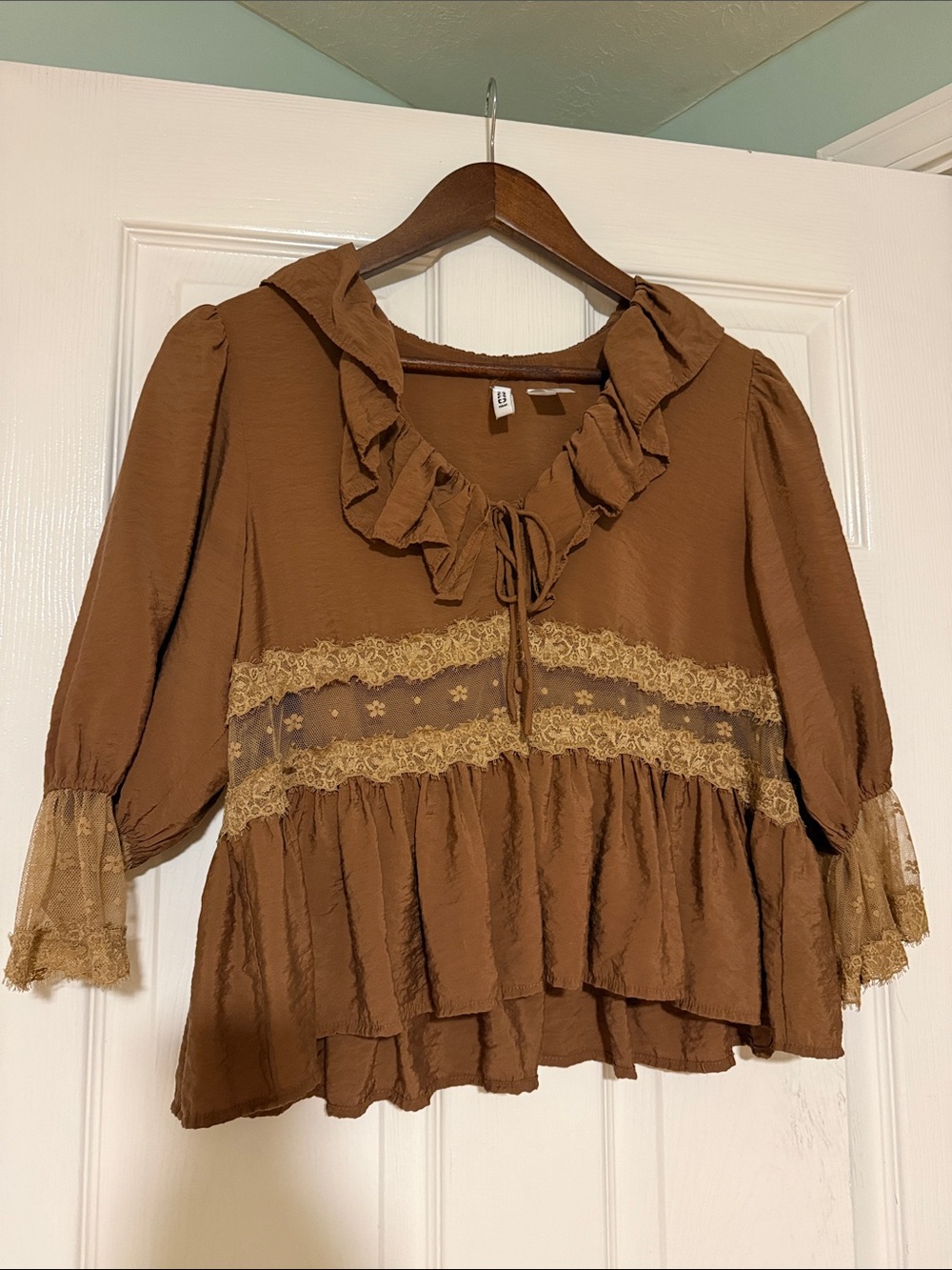 H&M Brown Peasant Blouse with Cream Lace Trim